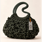 Handgeknüpfte Cashew Handtasche in Olive von OIÁ